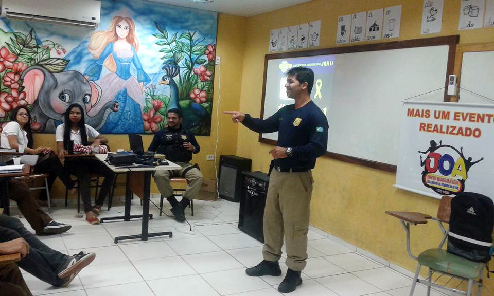 PRF, PM e SAMU realizam palestras de prevenção e combate aos acidentes de trânsito em Altos